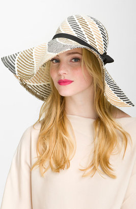 Summer Hat - What to pack for your tropical honeymoon - Amanda Douglas Events